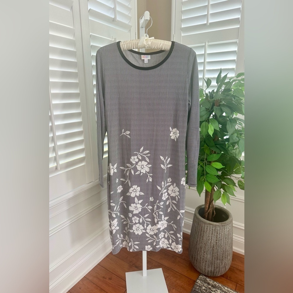 LuLaRoe Debbie Long Sleeve Striped Floral Sheath Dress in Black and White Size L